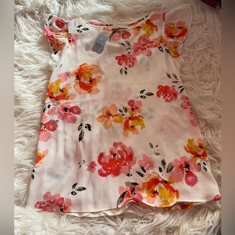 NWT LOFT Floral Flutter Sleeve Blouse Size XSP